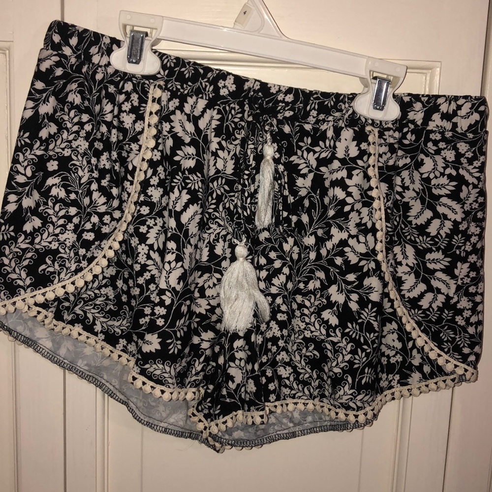 SUPER SOFT FLORAL DESIGN SHORTS